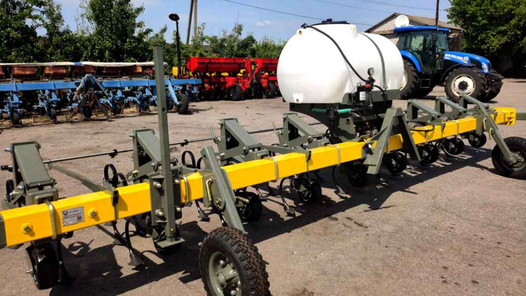 Культиватор прополюючий універсальний КПУ-5,6